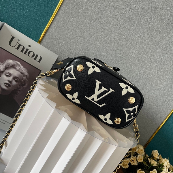 ルイヴィトンバッグ着用イメージ